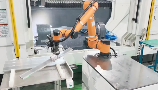 Automatizálási forradalom: Hogyan változtatja meg a kompozit robotok az akrillemezek CNC betöltését és kirakodását