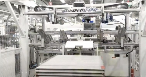 Kiváló eset | A Fuwei intelligens kompozit robot segít a CNC alumínium blokk betöltésében és kirakodásában